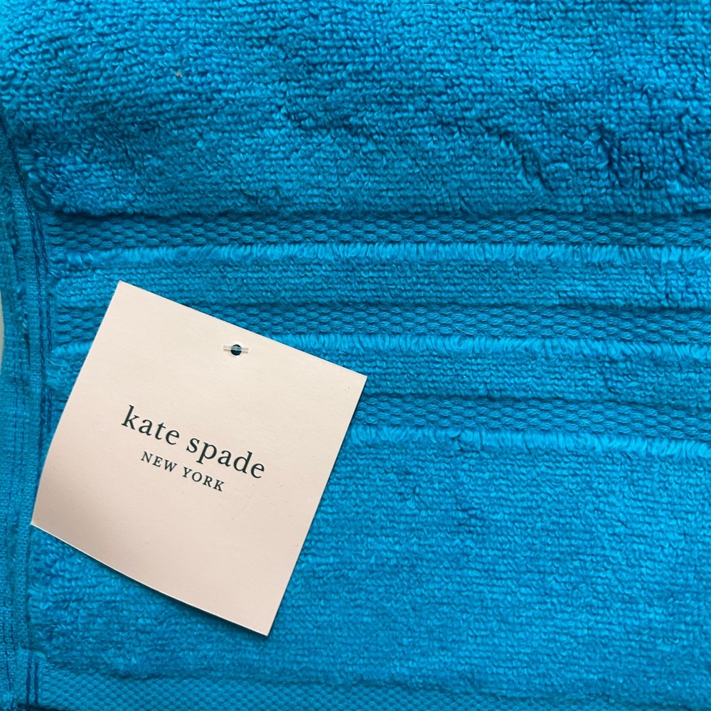 New! Kate Spade Hand Towels - Picture 2 of 3